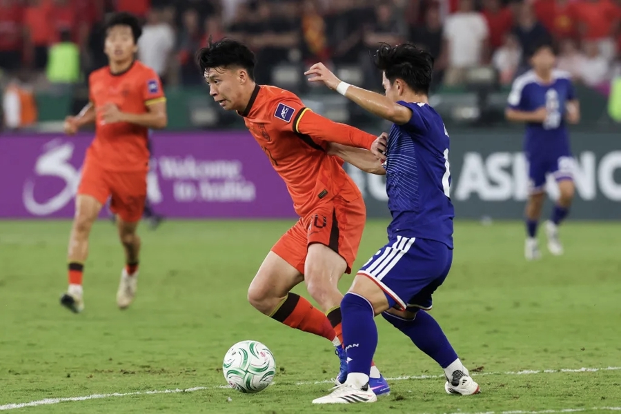 足球日本vs中国视频直播，一场让人又爱又恨的熬夜理由