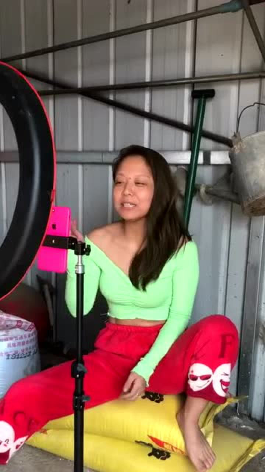 直播间大哥vs大姐视频，谁才是真正的榜一大佬？