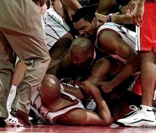 NBA最惨的一次打架，1992年活塞队与爵士队群殴事件