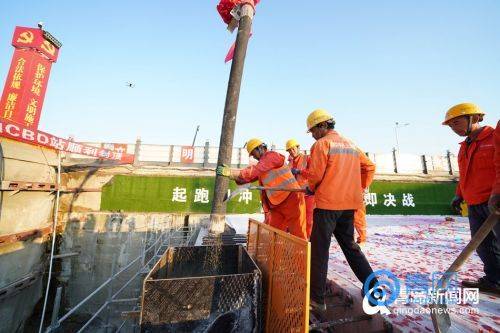 汽车 vs 地铁比赛直播视频，谁才是城市通勤的真正冠军？