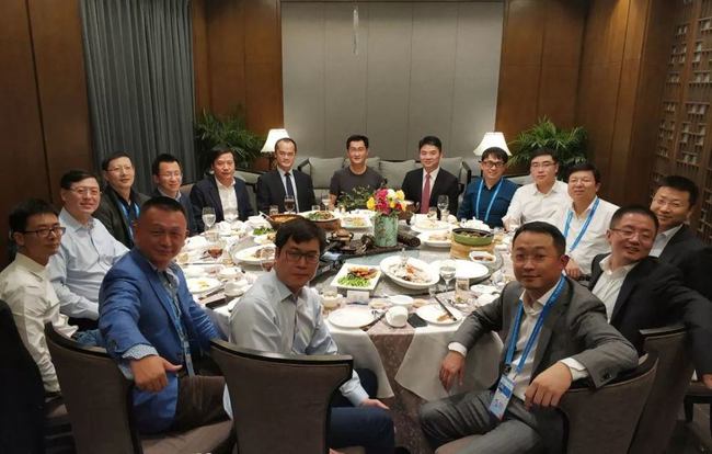 探秘东鹏饮料的饭局拒饮风波,一场误会与真相的较量 探秘东鹏饮料的饭局拒饮风波,一场误会与真相的较量