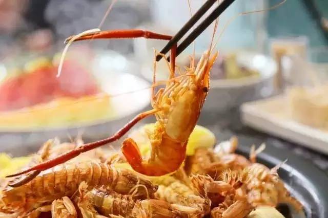 挪威国家队紧急从本土订购大批海鲜，一场关于味蕾与激情的盛宴