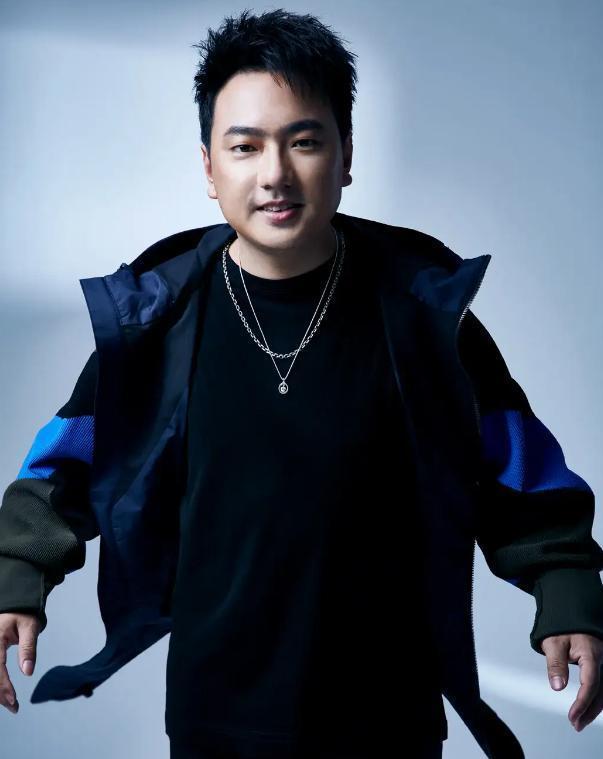 海来阿木，以歌悼念早逝的爱——阿果