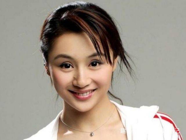 香港演员黄一山小儿子北大硕士毕业，星二代的光环与自我奋斗的轨迹