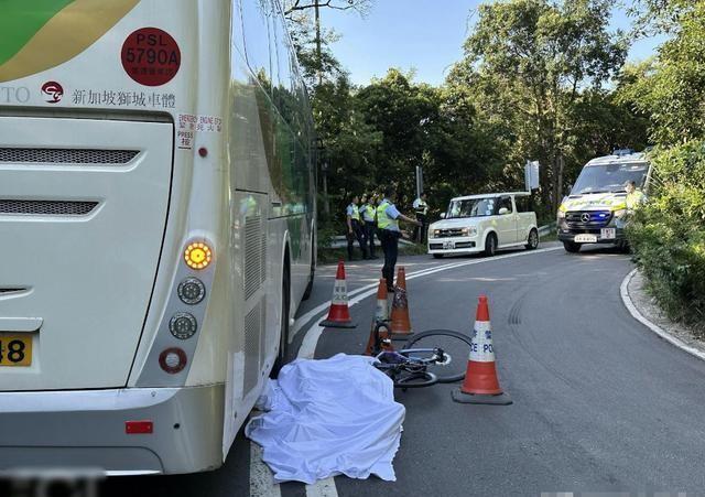 美国骑行博主在广西农村被请吃饭