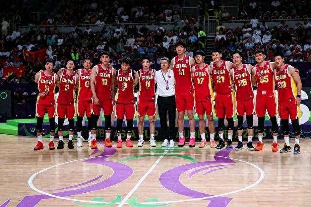 聊聊现在中国男篮最强五人，我这回认真琢磨了一遍