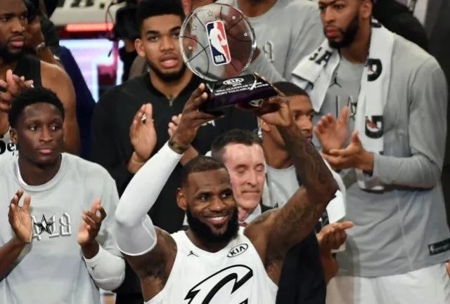 NBA全明星比赛历史，从冰球场到全球狂欢的66年