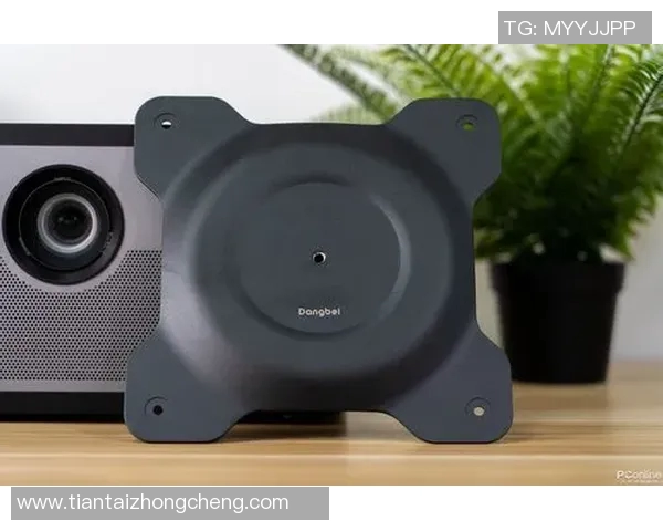 蓝牙音响与足球星空投影灯完美结合 带来梦幻般的音乐与光影体验